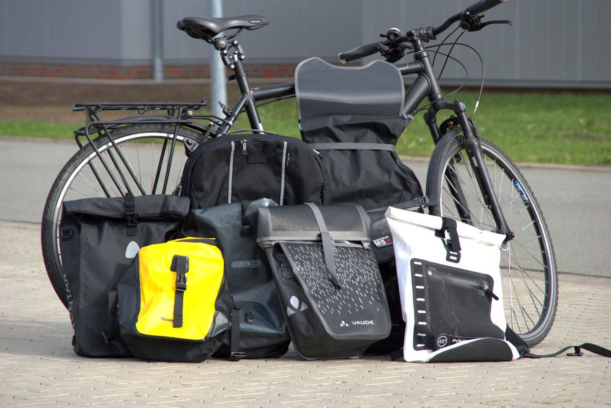 Fahrradtaschen test zwei Gepäckträgertaschen am Fahrrad