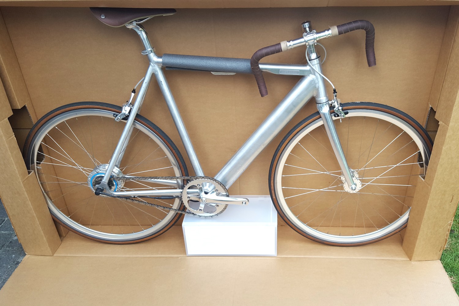 Fahrradversand ein Fahrrad im Karton Fahrradversand ein Fahrrad im Karton